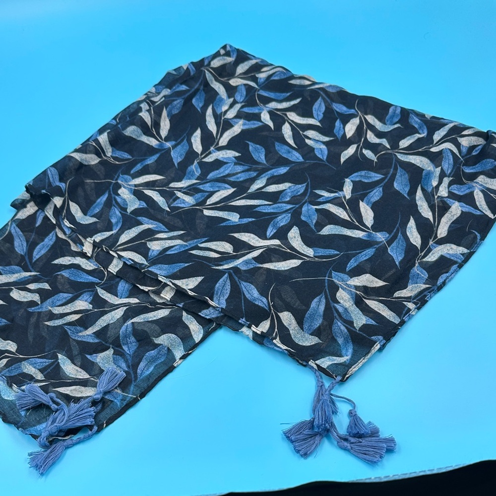 Blue and Black Leaf Pattern Scarf
